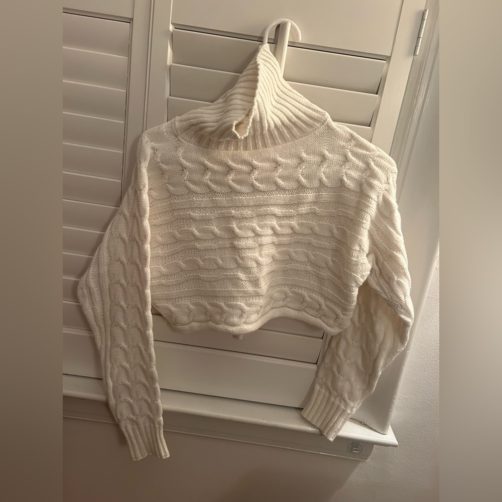 SHEIN women’s cream cropped cable knit turtleneck sweater size S